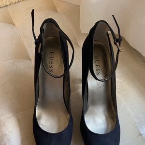 GUESS Suede pumps Sz 10